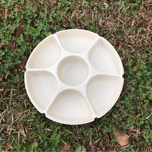 Vintage Tupperware Veg/Fruit/Chips and Dip Set w/Cover --  2 Piece Set - Picture 12 of 15